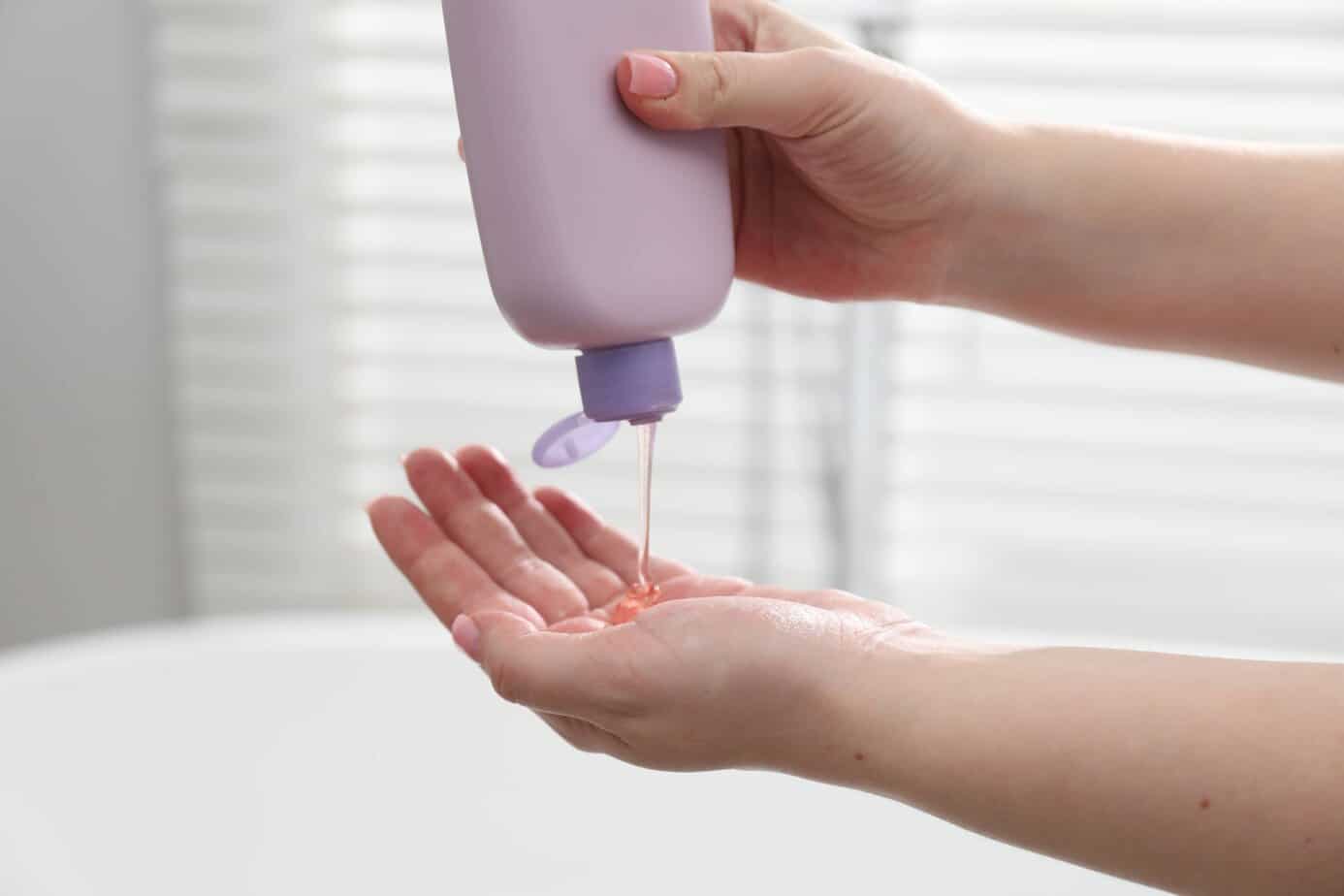 Clarifying gel shampoo